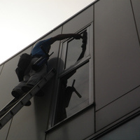 高所窓ガラス清掃　群馬県高崎市　駅前ビル様のサムネイル